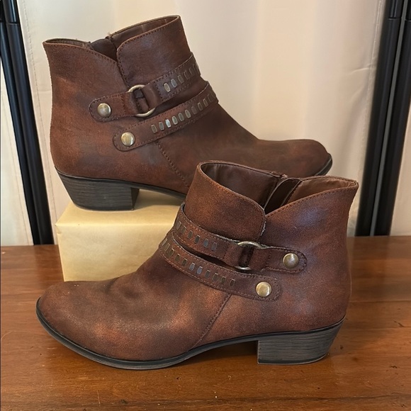 a.n.a Brown Ankle Boots with Western Silhouette - Picture 1 of 5